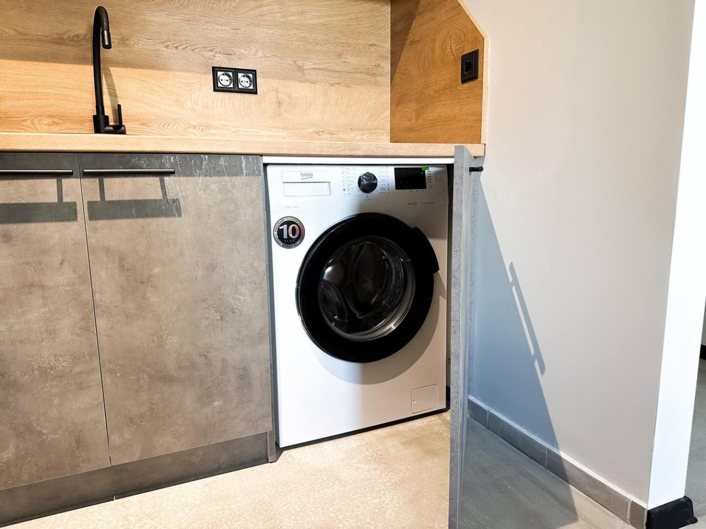 6 Studios 6 Bathrooms 2 Levels Kitchens โซเฟีย ภายนอก รูปภาพ